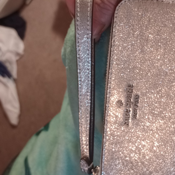Kate Spade Lucy  small metallic wristlet nwt 31/2 x6 retails for 99$ - Picture 7 of 8